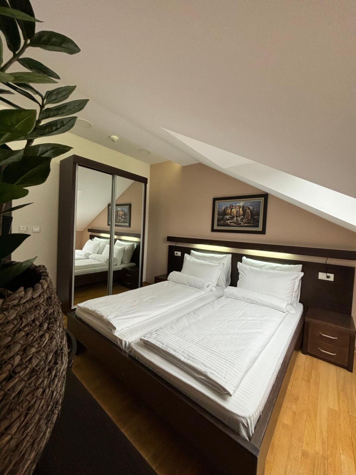 Bed and Breakfast Atrium Сремська Митровиця Екстер'єр фото