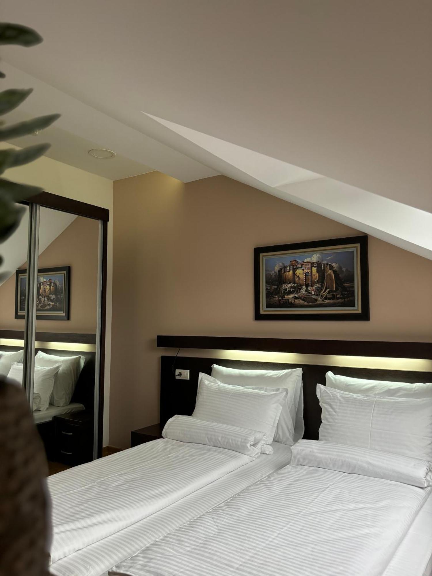 Bed and Breakfast Atrium Сремська Митровиця Екстер'єр фото